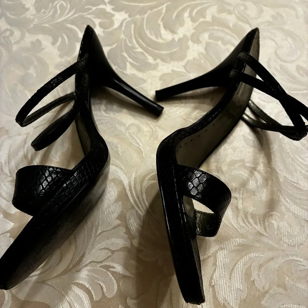 BGCBG MAXAZRIA Women's Black Strapped Stiletto Sandals - SZ 6.5B